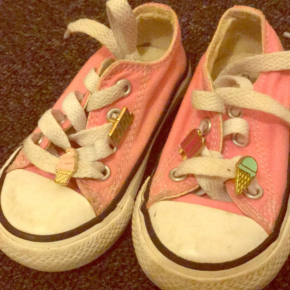 Size 4 toddler shoes